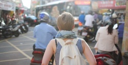 Những bất tiện của phụ nữ khi đi du lịch
